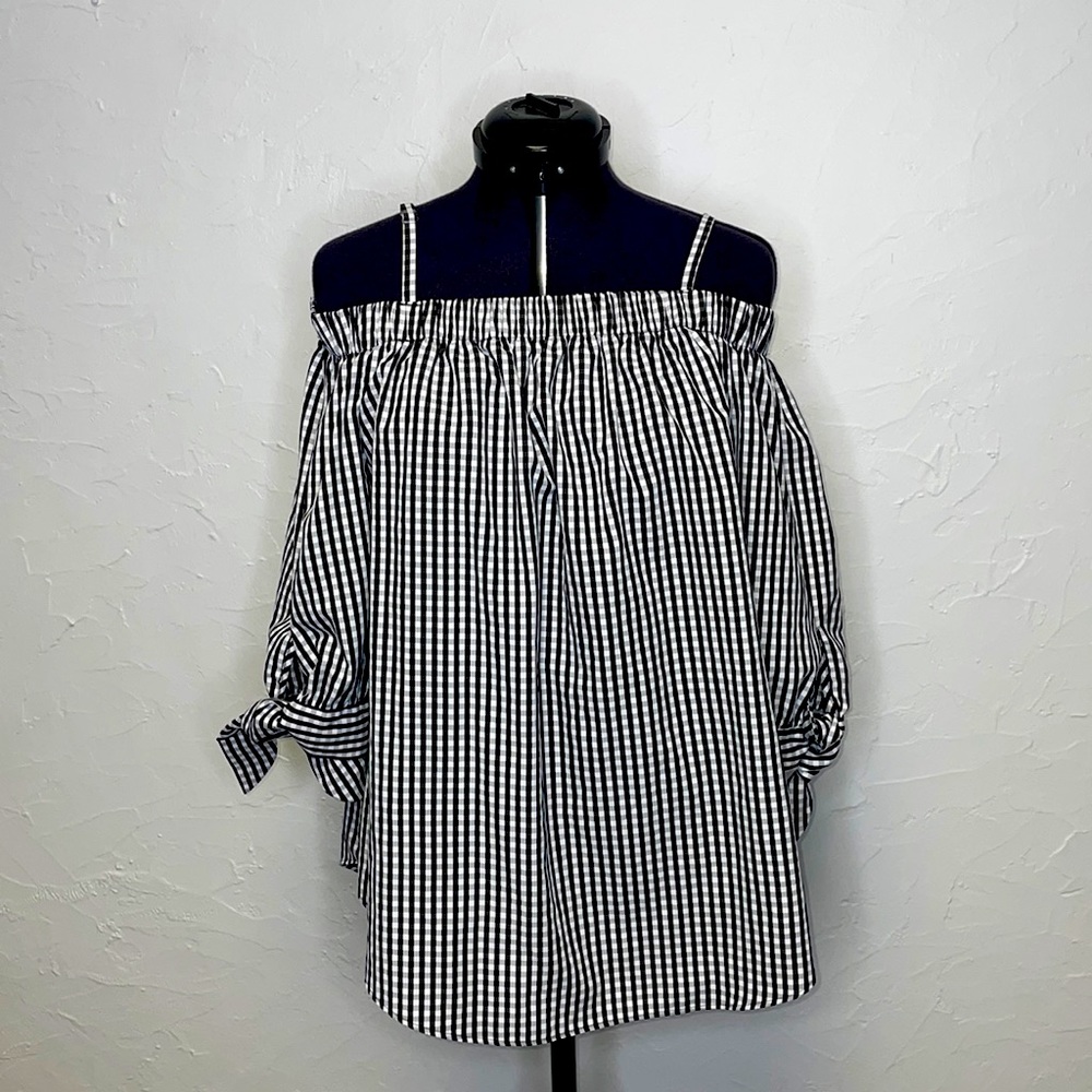 IZ Byer Blk & White Checkered Gingham Cold Shoulder Blouse
